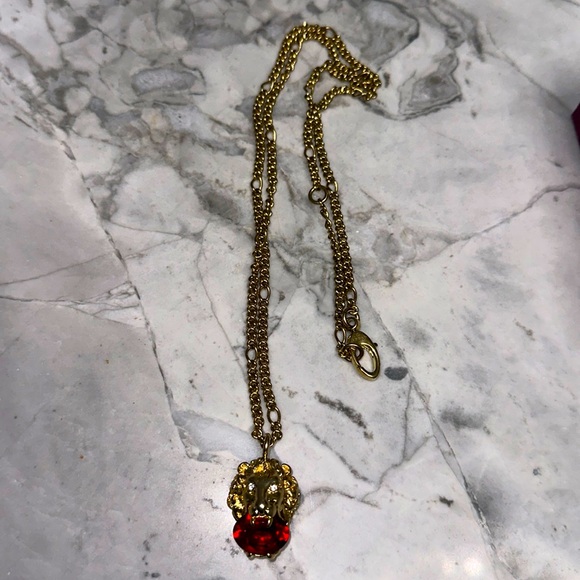 NWT Gucci lion head necklace with red crystal - Picture 2 of 9